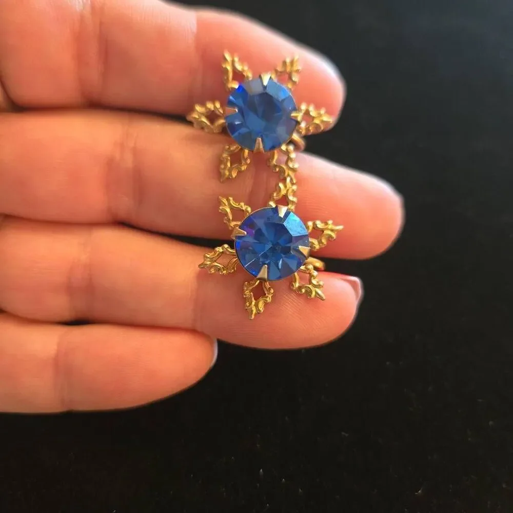 Vintage 1940s Gold Tone Snowflake Blue Rhinestone Screw Back Earrings
